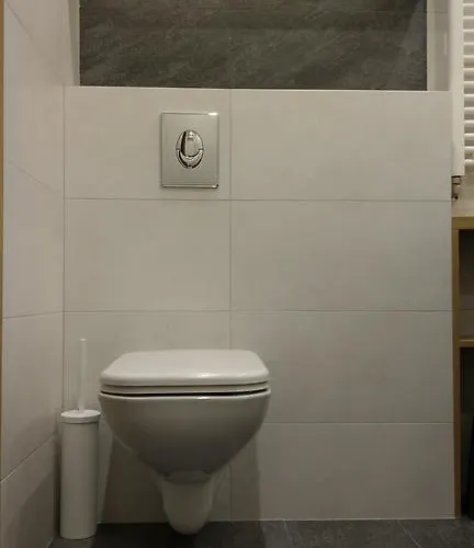 Jt Apartments/dworska شقة *