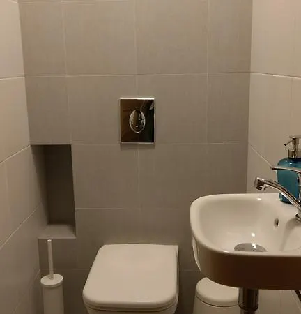 Jt Apartments/dworska דירה *